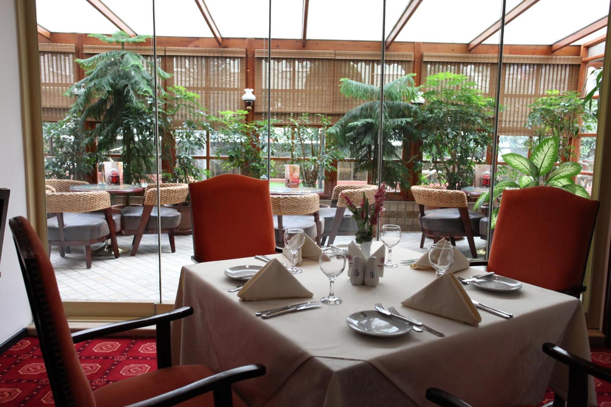 Güneş Hotel Merter Istanbul Restaurant foto