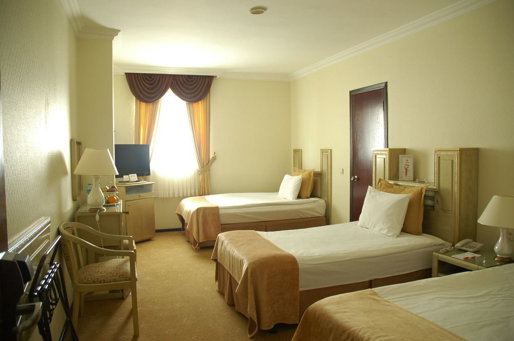 Güneş Hotel Merter Istanbul Exterior foto