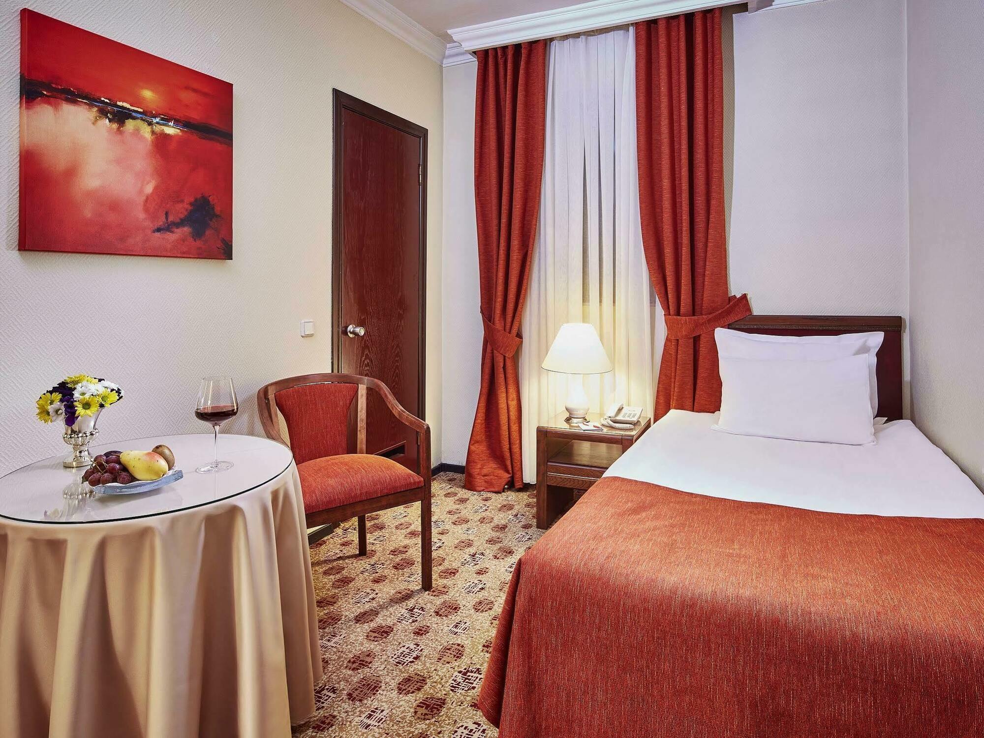 Güneş Hotel Merter Istanbul Exterior foto
